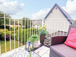 3 Chantry Hill