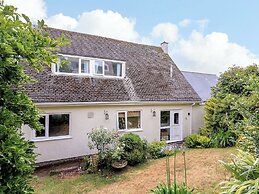 3 Chantry Hill