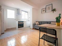 Th08 Apartamento Moderno con Patio Privado