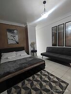 Luxhomme Guesthouse With Balcony