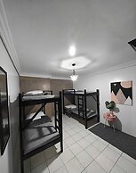 Luxhomme Guesthouse With Balcony