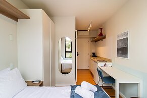 Modern Studio Just Minutes From the Beach Sid0209