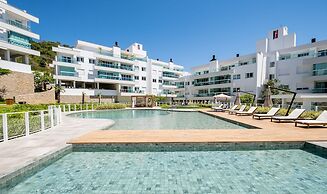 Cobertura C/jacuzzi e Churrasq em Jurere Rvo401