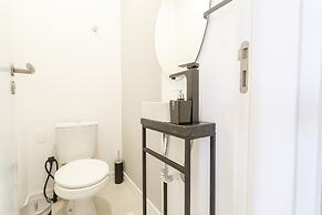 Apartment in the Center With Pool Rri103