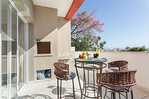 Apartment in the Center With Pool Rri103