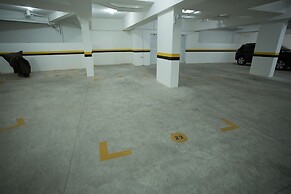 Apartment in the Center With Pool Rri103