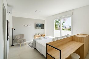 Apartment in the Center With Pool Rri103