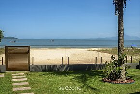 6BR Beachfront Home in Bombinhas Abm0101