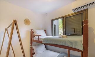 6BR Beachfront Home in Bombinhas Abm0101