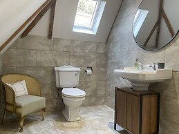 Queensbury Loft