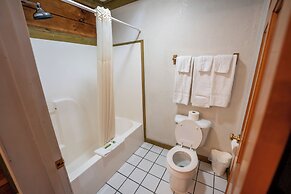 Fishtale Lodge