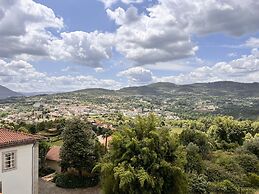 Nomad s Country - Cimo de Vila Mountain Window