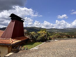 Nomad s Country - Cimo de Vila Mountain Window