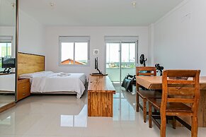New Studio 4 min From Lagoa da Conceicao Ecm204