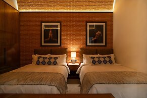 Singular Signature Residences