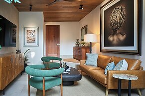 Singular Signature Residences