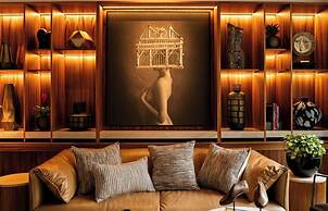 Singular Signature Residences