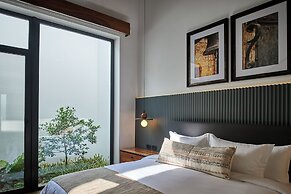 Singular Signature Residences