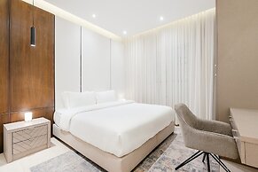 Three BR Spacious & Luxurious Flat in Hittin