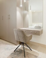 Three BR Spacious & Luxurious Flat in Hittin