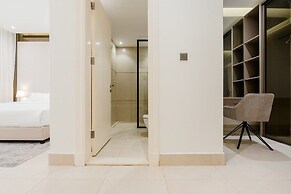 Three BR Spacious & Luxurious Flat in Hittin