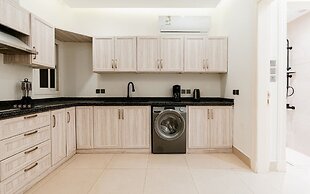 Three BR Spacious & Luxurious Flat in Hittin
