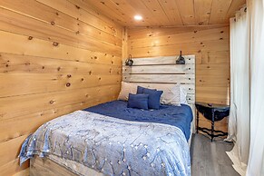 Glamping Getaway at Lake Carmi Cabin!