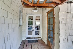 Updated Cabin in Lewiston Historical District!
