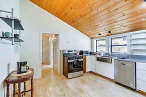 Updated Cabin in Lewiston Historical District!