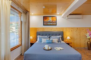 Lafu House Hearth Cabana  Hill views