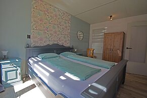 Modern 4-person Bungalow Near Beach