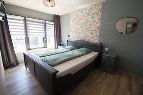 Modern 4-person Bungalow Near Beach