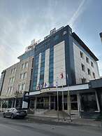 GRAND DIAMOND HOTEL