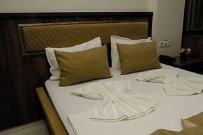 GRAND DIAMOND HOTEL
