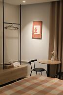 The Train Street Residence Ly Nam De