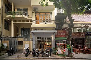 The Train Street Residence Ly Nam De