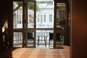 The Train Street Residence Ly Nam De