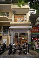 The Train Street Residence Ly Nam De