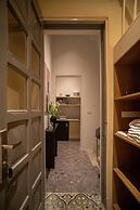 The Train Street Residence Ly Nam De