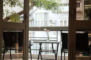 The Train Street Residence Ly Nam De
