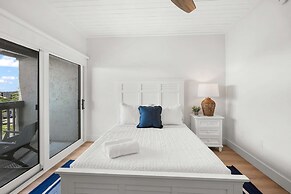Direct Ocean View Steps to Beach Modern Updates