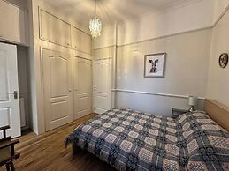 Stunning 1-bed Flat W/seaview, Garden Pet Friendly