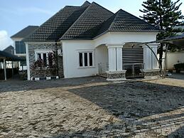 Kawruky Hotel & Suites