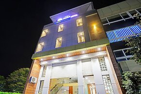 Fabhotel Aura Grande