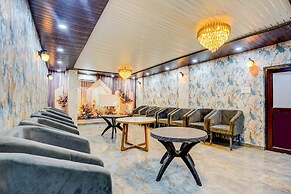 Fabhotel Dream Palace I