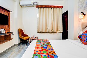 Fabhotel Dream Palace I