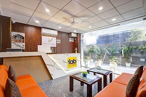 Fabhotel La Corporate Suite