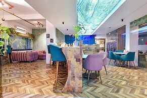 Fabhotel Shikha