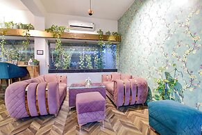 Fabhotel Shikha