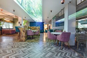 Fabhotel Shikha